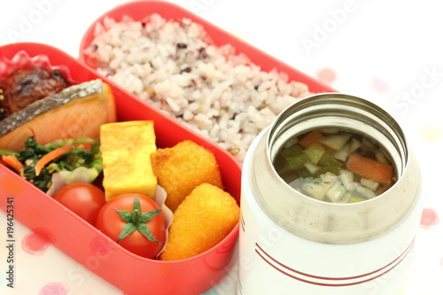 弁当　ランチボックス　スープ