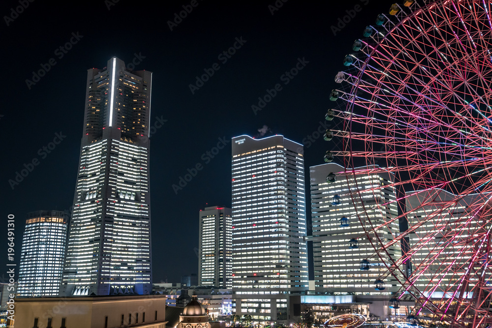 Obraz premium 横浜みなとみらいの夜景 全館点灯時のビル群と観覧車２