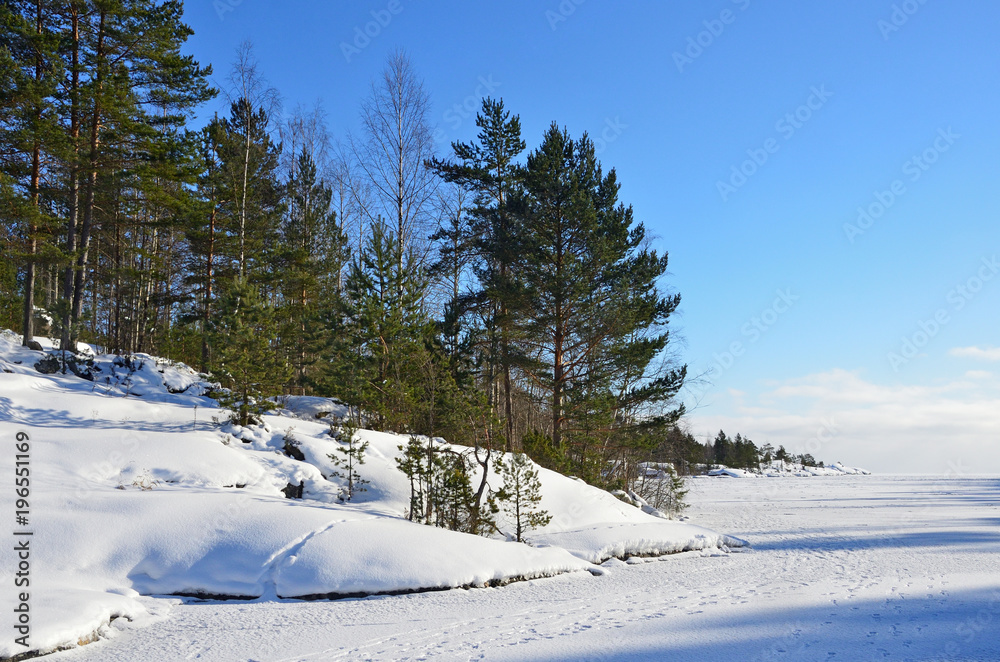 Россия, Ладожские шхеры в солнечный зимний день
