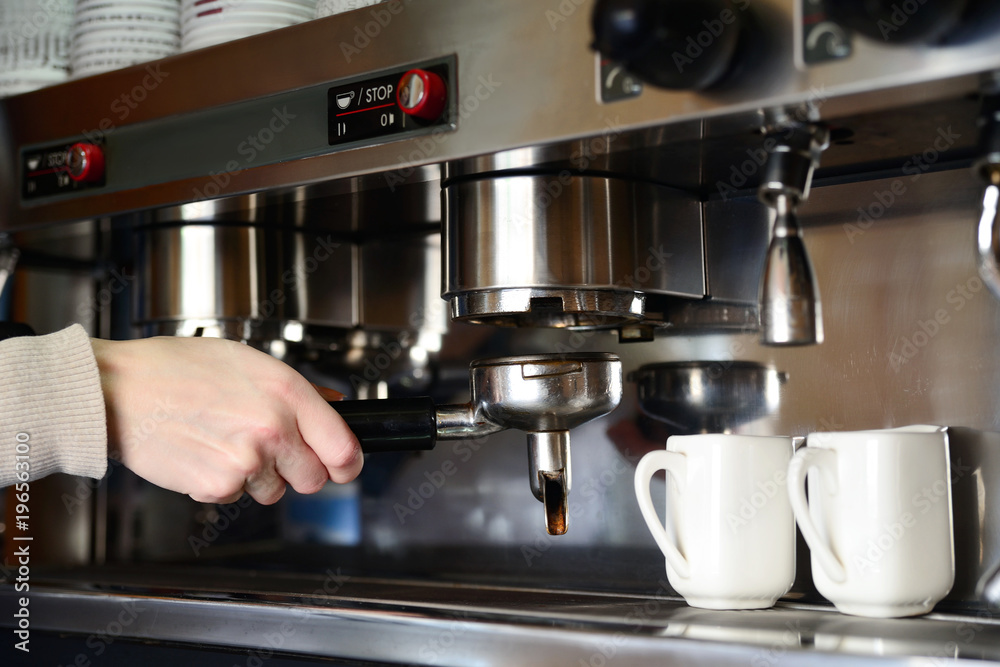 Preparation of espresso in electric professional coffee machine