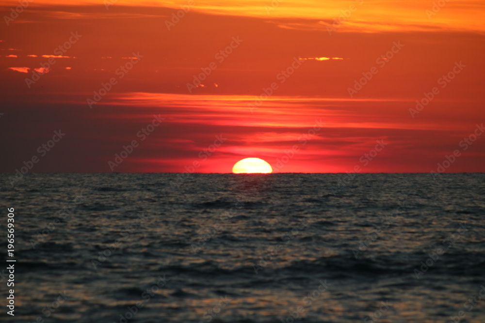 mer coucher soleil orange ete