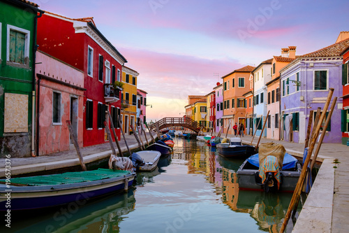 Fototapeta Naklejka Na Ścianę i Meble -  Venice landmark, Colorful Houses in Burano island