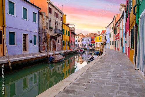 Venice landmark, Colorful Houses in Burano island © Kavita