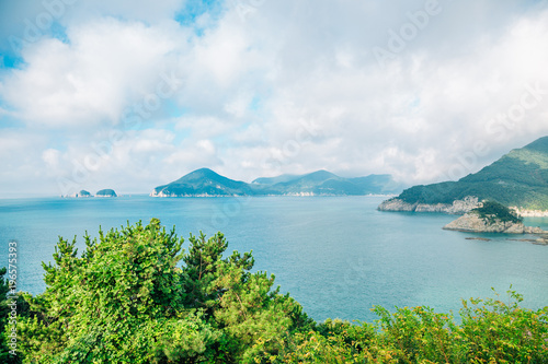 Obraz na płótnie Sea and island view from Sinseondae observation platform in Geoje, Korea w salonie