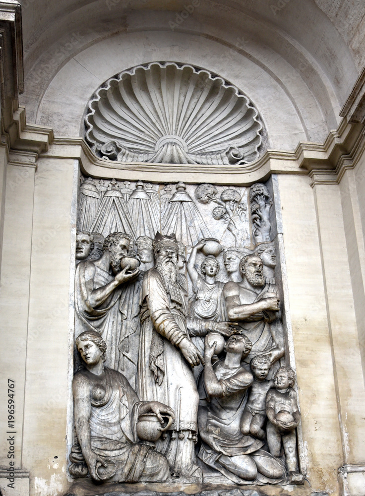 Darstellung einer Szene inform eines Relief in einer Nische der Santa Maria Della Vittoria