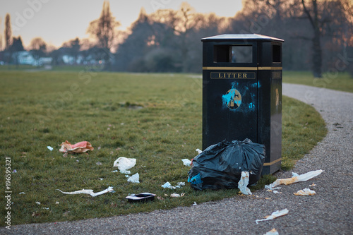 The litter bin . photo