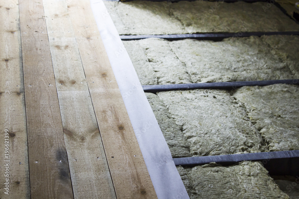 thermal-and-vapor-barrier-insulation-of-the-floor-in-the-frame-house
