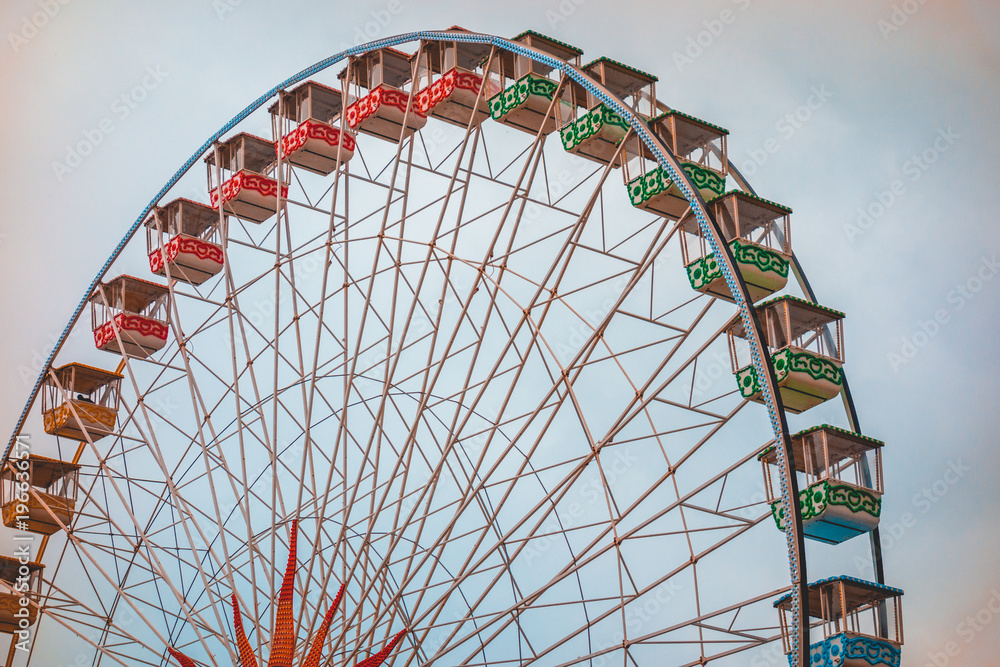ferris wheel on a cloudy day