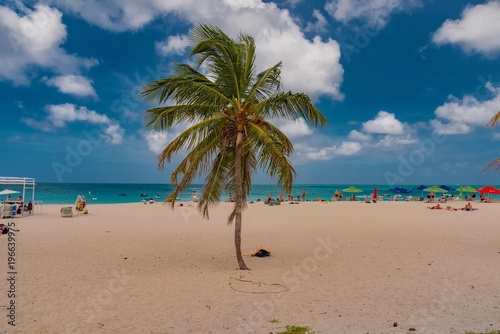 Fototapeta Naklejka Na Ścianę i Meble -  colorful tropical beach 