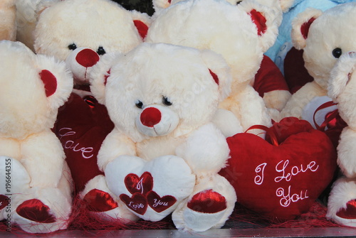 Ursos do amor, Ursinhos de peluche com decoração de corações, dia dos namorados, São Valentim photo
