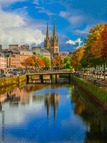 Bretagne l'Odet et la Cathédrale St Corentin à Quimper 