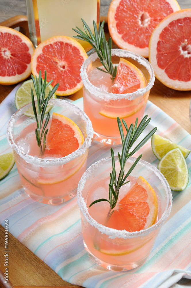 cocktail sparkling    pink Paloma