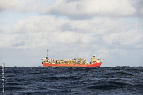 Offshore oil installation