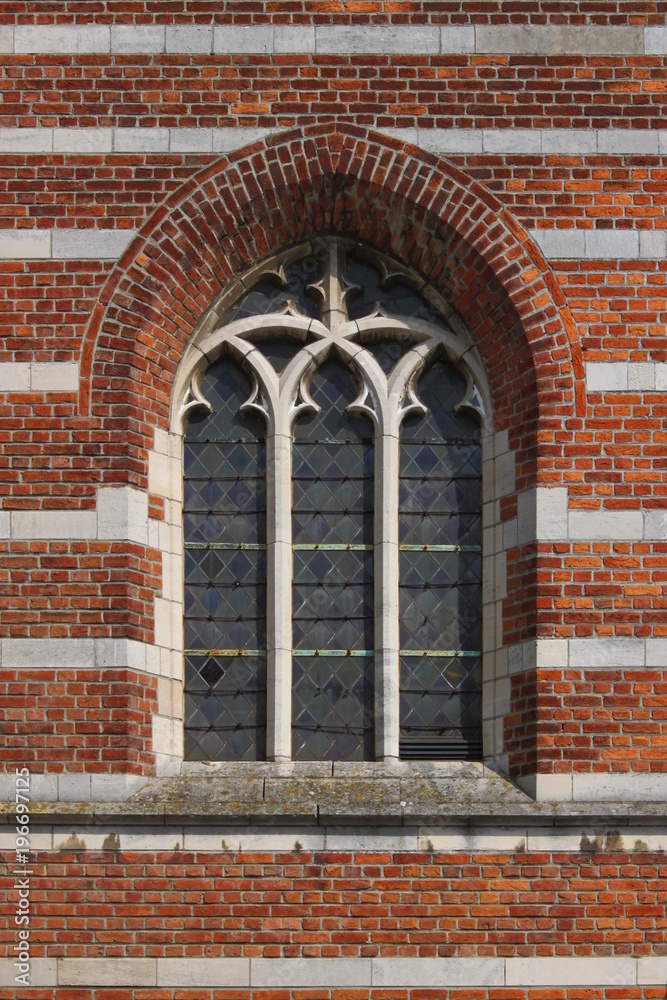 Gotisches Fenster an der Kirche von Scherpenheuvel-Zichem, Belgien