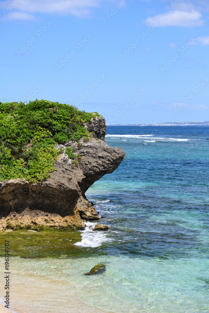 Naklejka premium 沖縄 浦添の海