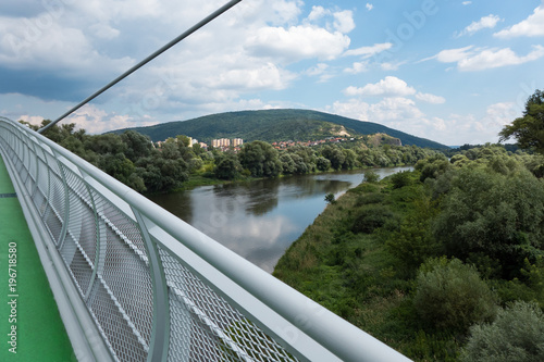 Wolken Himmel auf der grünen March Brücke Grenze zur Slowakei photo