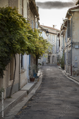 Francia  Arles  una via del centro storico.