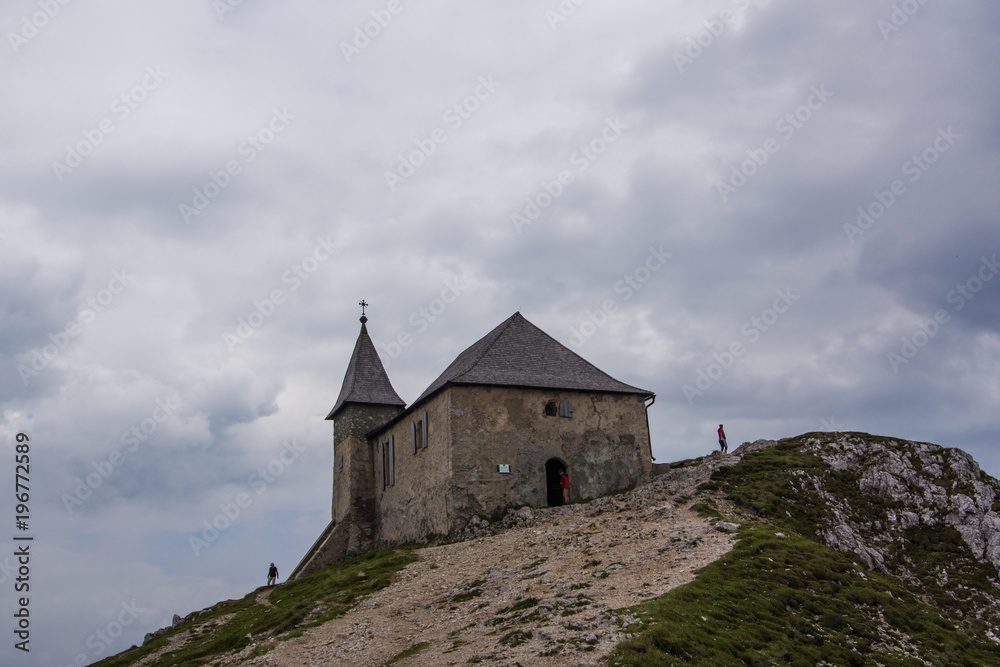 Fototapeta premium Bergkirche in Österreich