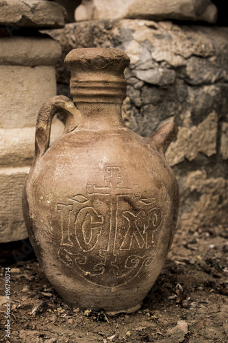 Vine pot from ancient Israel village  © Alex Chadfield