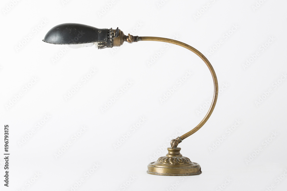 Ancienne lampe de chevet articulée brocante 1900 cuivre bronze courbe  détourée sur fond blanc Stock Photo | Adobe Stock