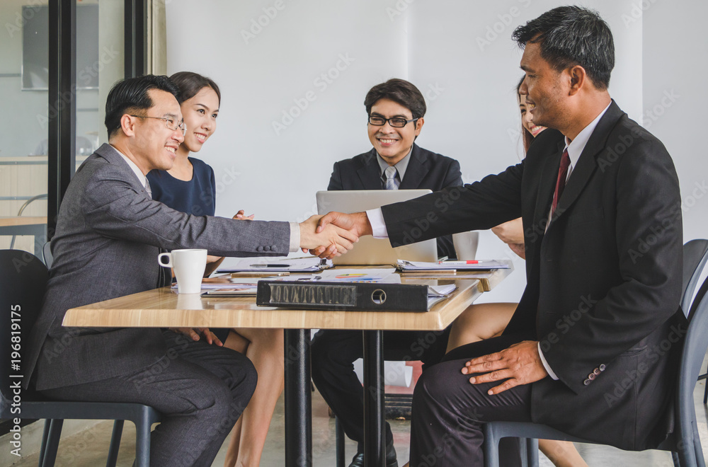 Business people are discussing work. Business people are discussing work.