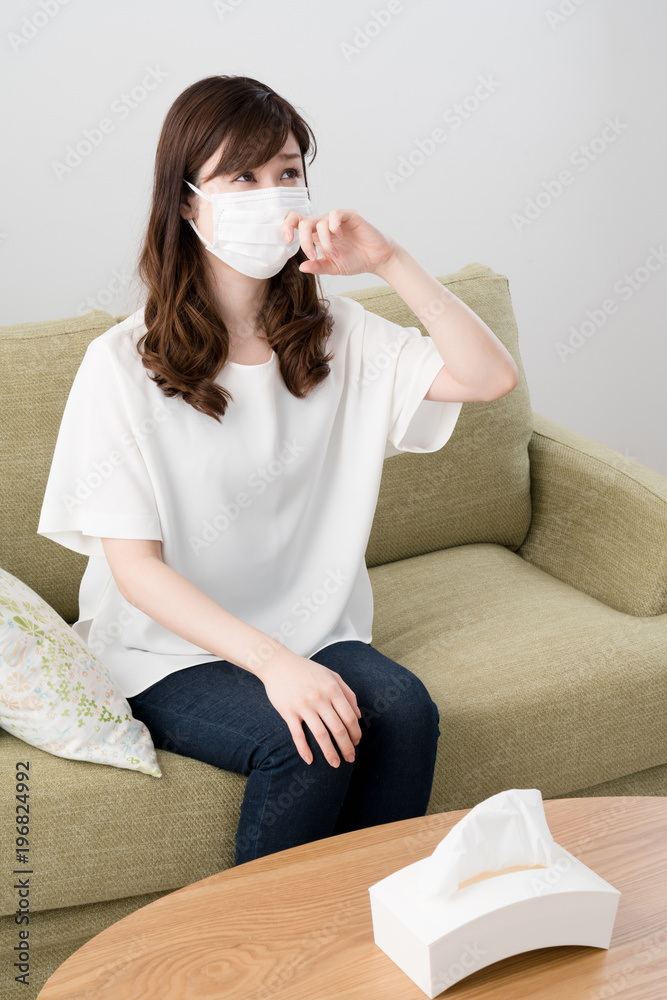 花粉症の女性 マスク 鼻水stock Photo Adobe Stock