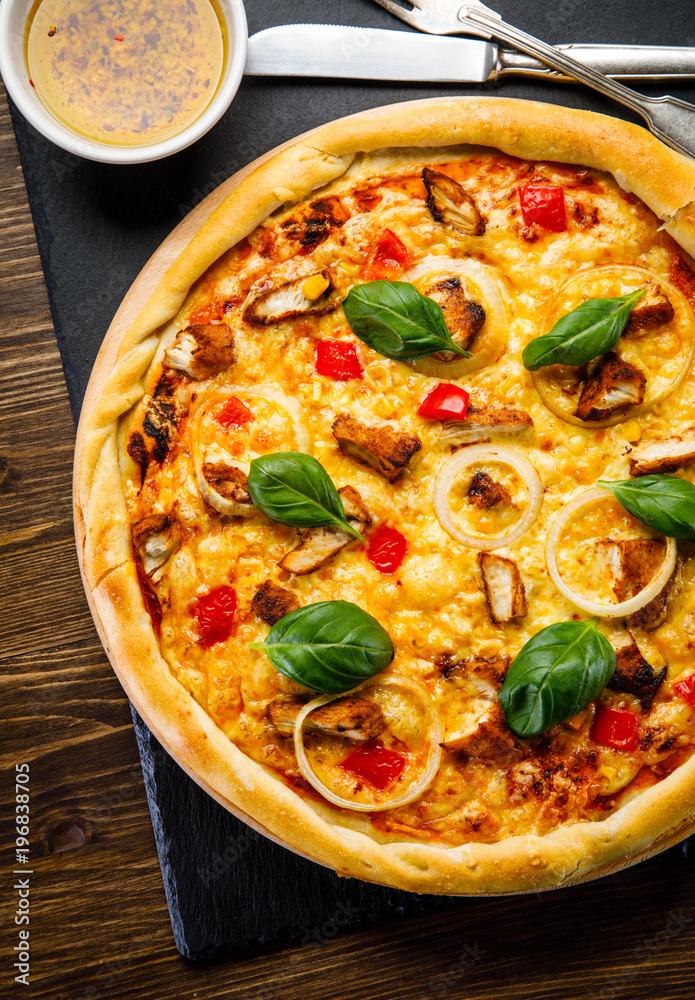 Pizza pepperoni with chicken and vegetables