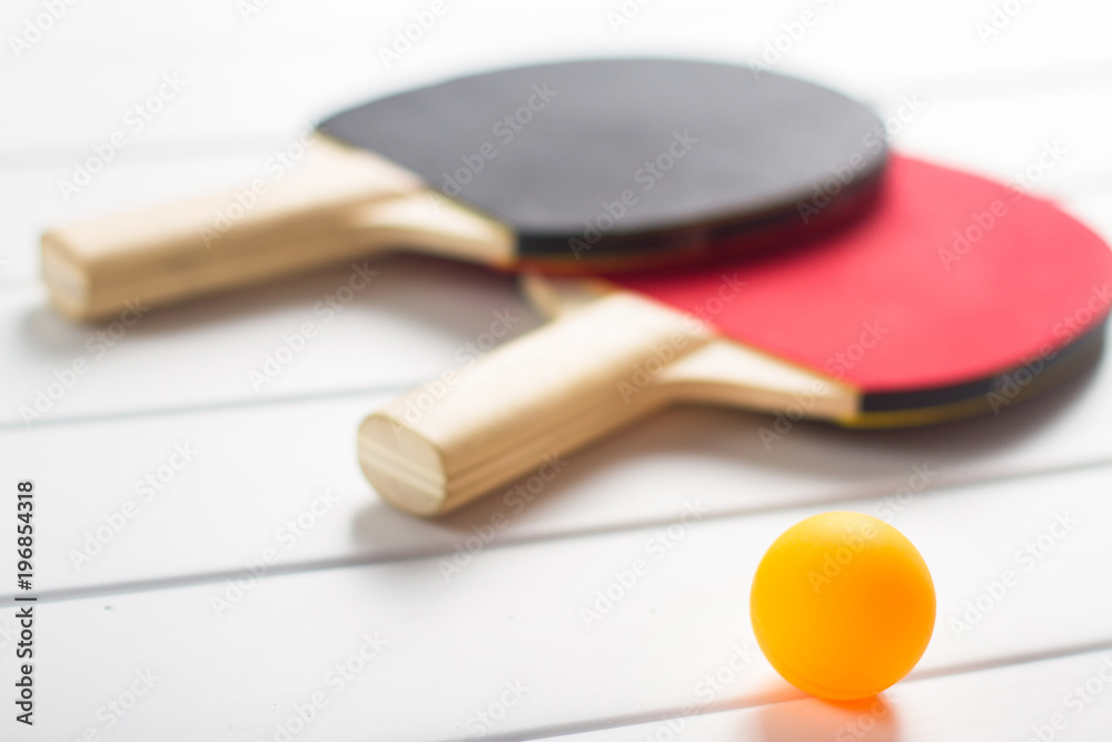 Ping-pong table tennis on white wooden background top view foto de Stock |  Adobe Stock