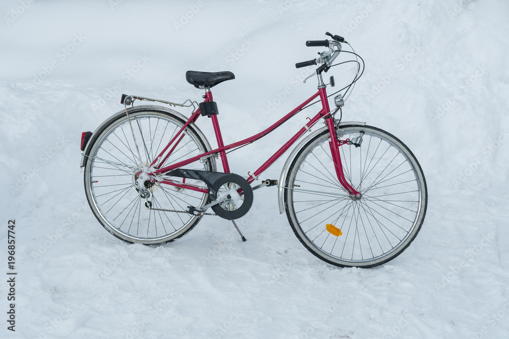 Fahrrad im Schnee