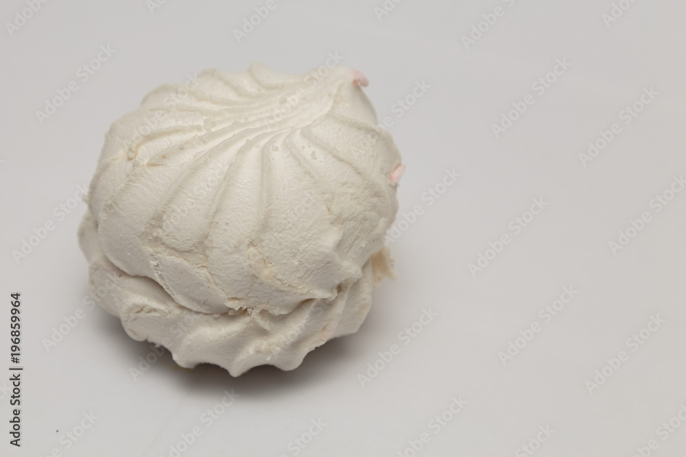 Obraz premium round white marshmallow on a white background