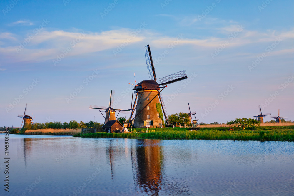 Naklejka premium Windmills at Kinderdijk in Holland. Netherlands