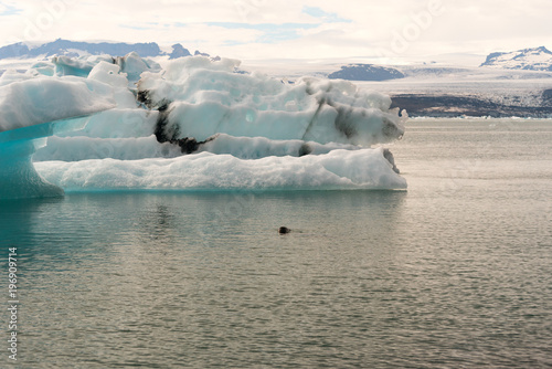 SouthEastern_Melting glacier ice at Jokulsarlon lake Iceberg