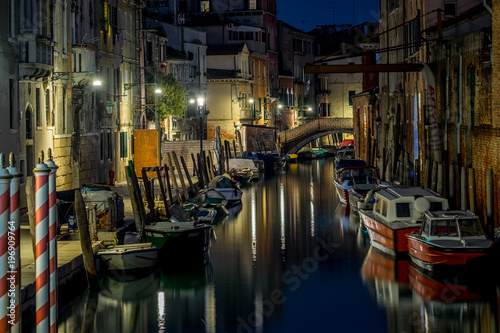 Venezia, canale veneziano photo