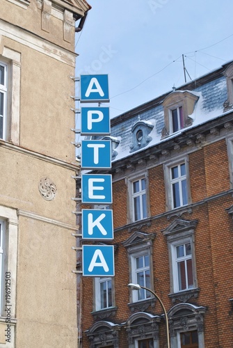 Szyld "Apteka"