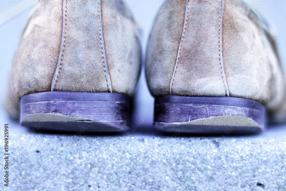 abgelaufene schuhe III StockFoto Adobe Stock