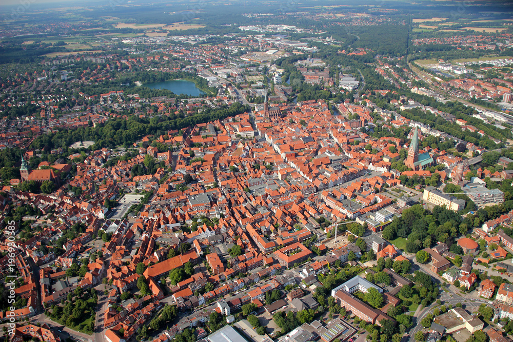 Luftaufnahme Stadt Lüneburg / Aerial view of Lüneburg (Germany)