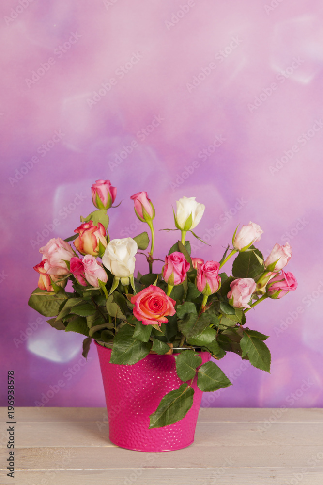 Bouquet roses in vase