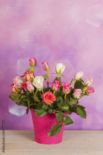 Fototapeta Naklejka Na Ścianę i Meble -  Bouquet roses in vase