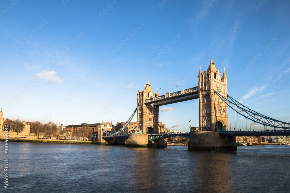 Obraz premium Tower Bridge is a combined bascule and suspension bridge in London built between 1886 and 1894. The bridge crosses the River Thames close to the Tower of London.