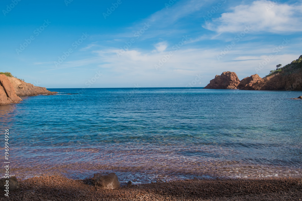 Mittelmeer, kleine Bucht an der Côte d’Azur Mittelmeer, kleine Bucht an der Côte d’Azur