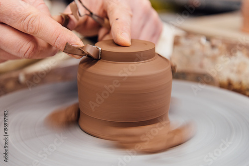 Produzione ceramiche fatte a mano photo