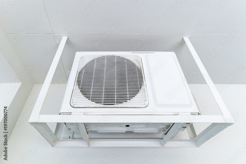 Air conditioning compressor. Air conditioning compressor.