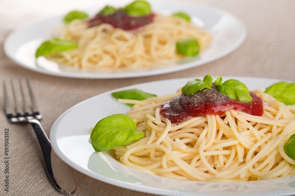 Spaghetti with Tomato Sauce