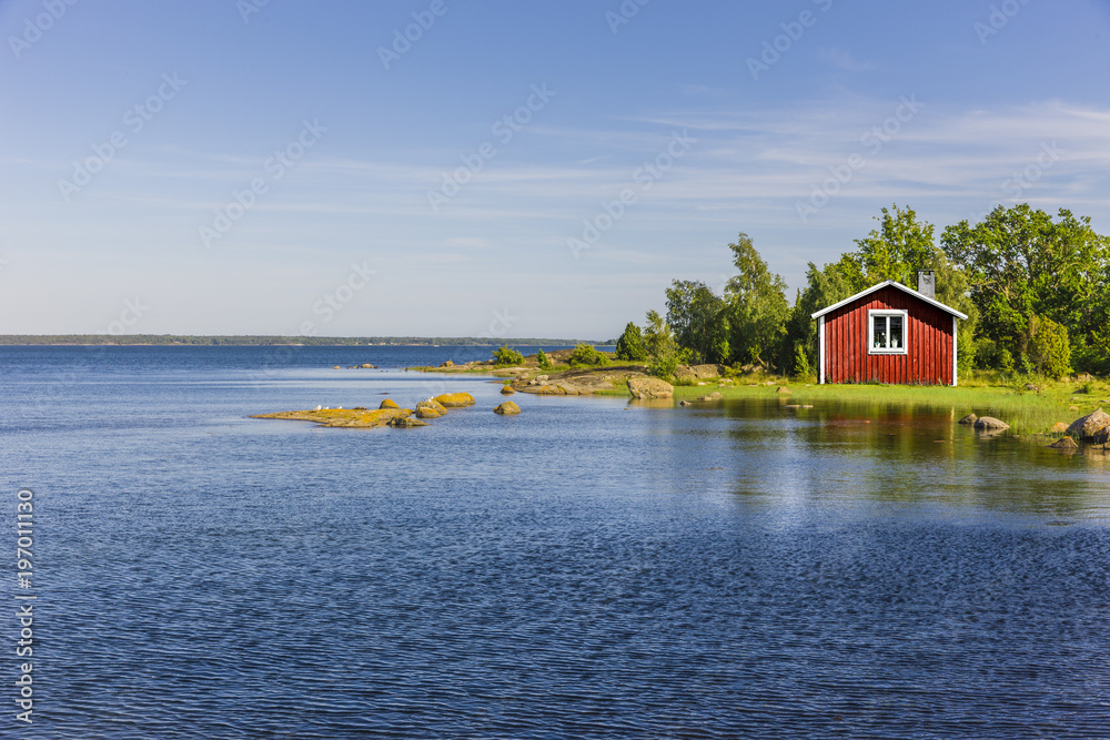 Rotes Schwedenhaus am See