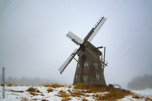 Fototapeta Naklejka Na Ścianę i Meble -  winter windmill