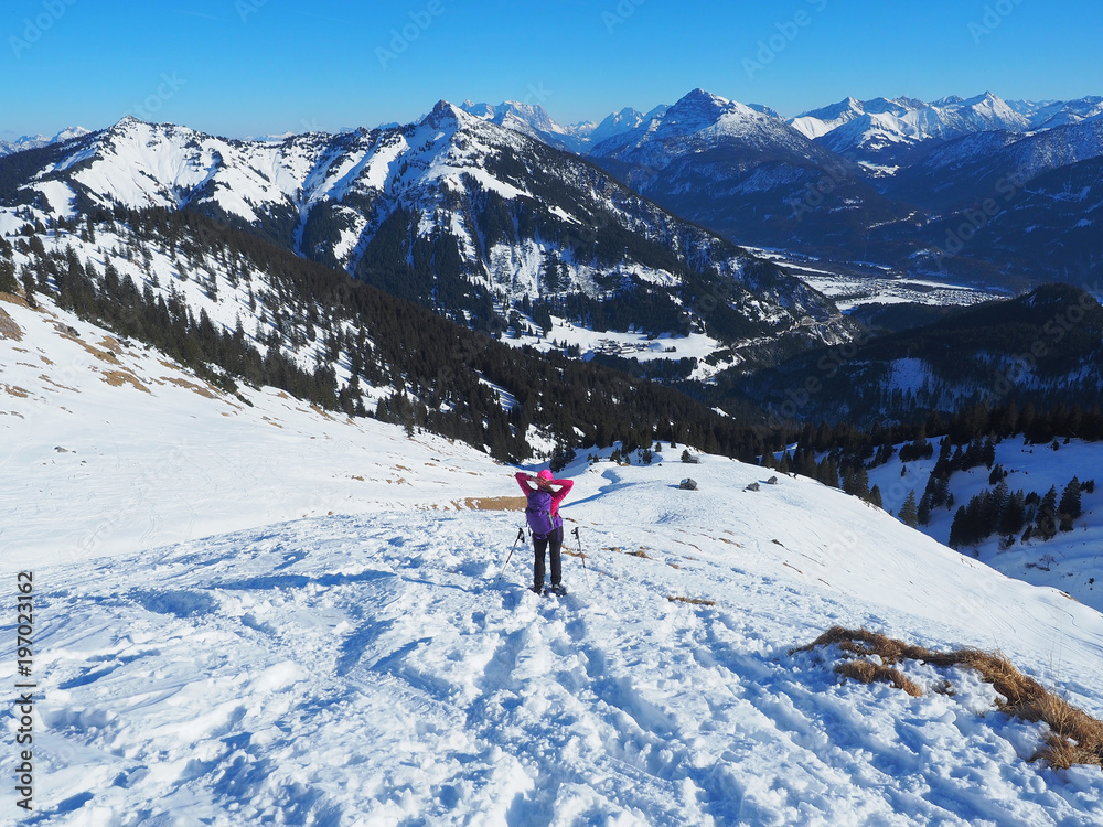 Schneeschuhwanderung in Tirol