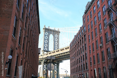 Manhattan bridge from Washington street, Brooklyn, New York, USA © LT