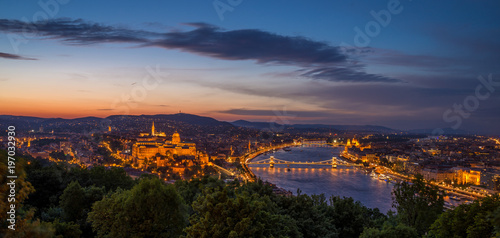 Fototapeta Naklejka Na Ścianę i Meble -  View of Budapest in Hungary at night