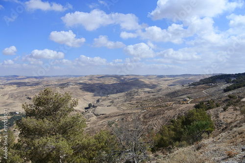 Blick vom Berg Nebo in Richtung Madaba in der jordanischen Wüste 