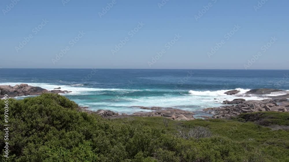 Wellen brausen auf die Felsen, türkise Bucht, australische Küste, Western Australia, Australien, Down Under, Ozeanien Wellen brausen auf die Felsen, türkise Bucht, australische Küste, Western Australia, Australien, Down Under, Ozeanien